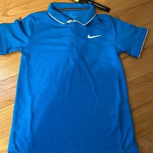 Nike standard fit dry fit shirt